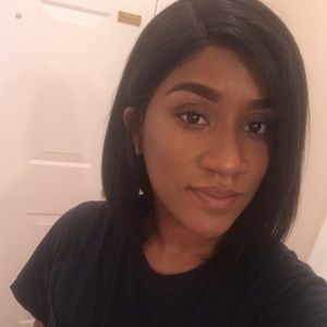 Meet your Posher, Shakira